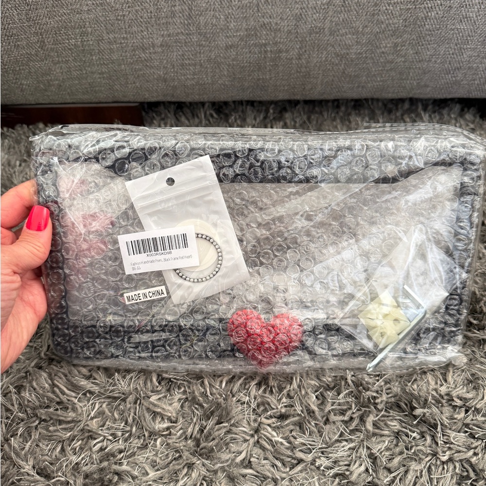 Heart-Embellished Car License Plate Frame